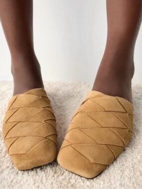 Zara Suede Woven Braided Tan
Mules Slides